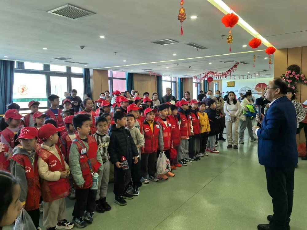 溫暖滿(mǎn)溢誠(chéng)德醫(yī)養(yǎng)：棗莊日?qǐng)?bào)社小記者愛(ài)心行